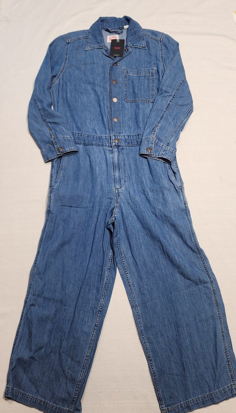 Levi's women's jumpsuit Small long sleeve